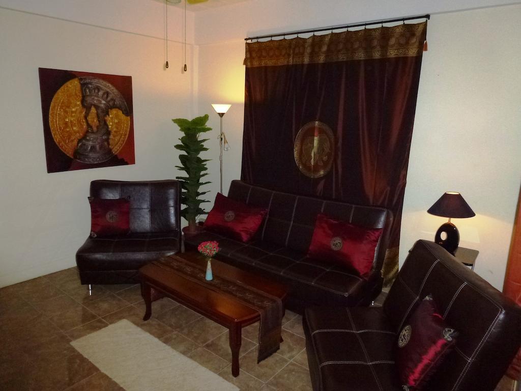 Bellmans Restaurant & Guesthouse Karon Habitación foto